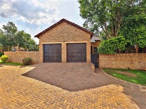 3 Bed Townhouse in Ruimsig