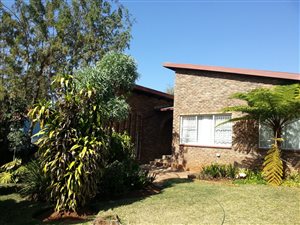 3 Bed House in Tileba