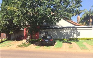 456 m² Commercial space in Menlo Park