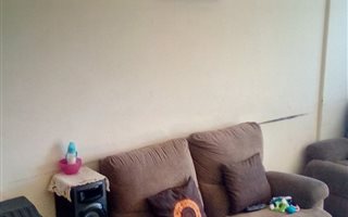 2 Bedroom Apartment in Troyeville