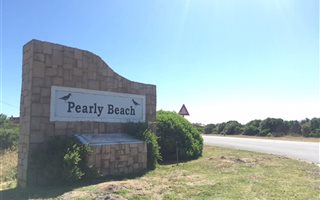 701 m² Land available in Pearly Beach