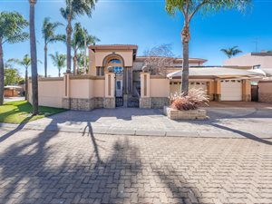 6 Bed House in Benoni CBD