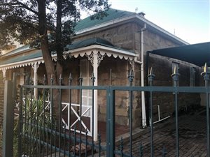 8 Bed House in Oudtshoorn Central