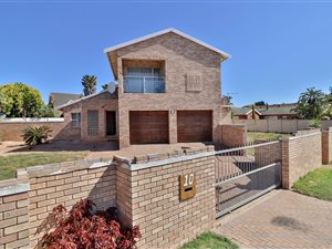 4 Bed House in Summerstrand