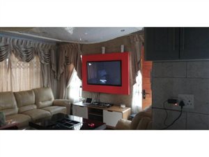 3 Bedroom House in Roodepoort Central