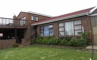 6 Bedroom House in Winterstrand