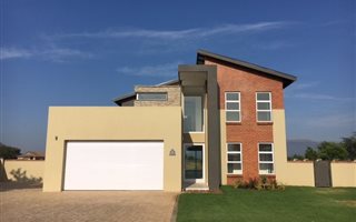 4 Bedroom House in The Islands Estate