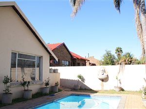 3 Bed House in Suiderberg