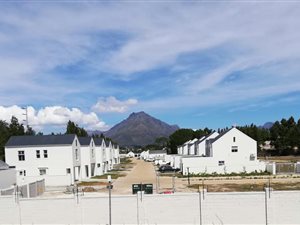 2 Bed Apartment in Nuutgevonden