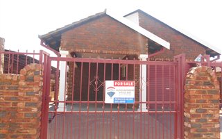 3 Bedroom House in Jouberton