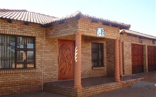 5 Bedroom House in Palmridge