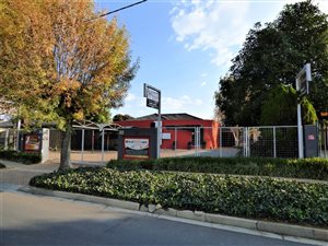 318 m² Office Space in Northmead