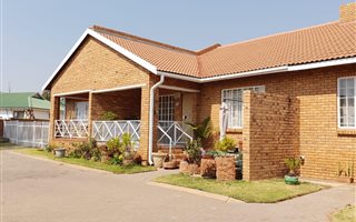 2 Bedroom Simplex in Cullinan
