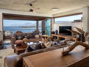4 Bedroom House in Benguela Cove