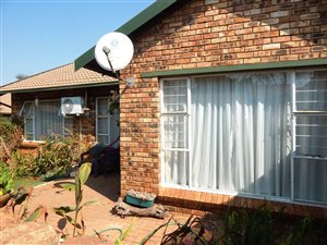 2 Bed Townhouse in Krugersdorp North