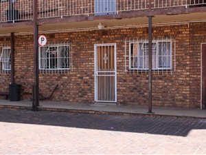 3 Bed Apartment in Berton Park