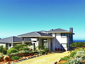 4 Bed House in Pinnacle Point Golf Estate