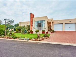 2 Bed House in Rietvalleirand