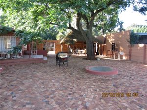 4 Bed House in Rowhill