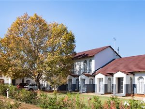4730 m² Farm in Mooivallei Park