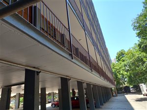 3 Bed Apartment in Sunnyside