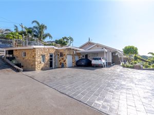 4 Bed House in Red Hill