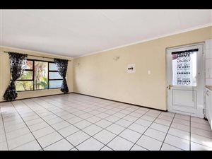 2 Bed Apartment in Fourways Gardens
