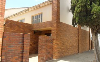 285 m² Commercial space in Graaff Reinet