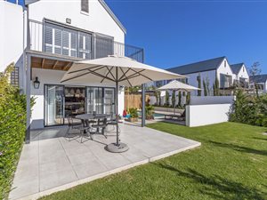 3 Bed House in Paardevlei