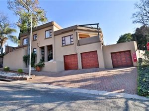 4 Bed House in Moreleta Park