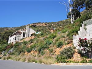565 m² Land available in Simons Town