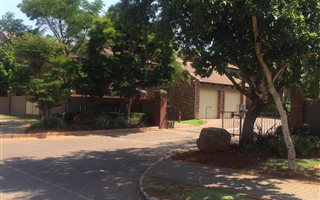 2 Bedroom Apartment in Mooikloof Ridge