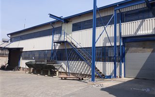 730 m² Industrial space in Primrose