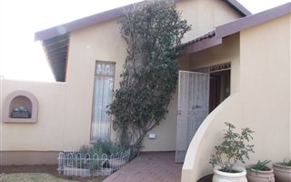 3 Bedroom House in Flora Gardens