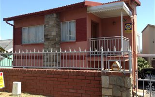 4 Bedroom House in Merebank East