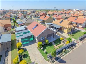 3 Bed Apartment in Rustenburg Central