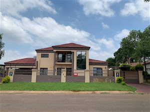 5 Bed House in Daspoort