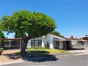 3 Bed House in Chrismar