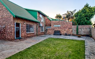 3 Bedroom Duplex in Glen Marais