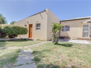 7 Bed House in Retreat