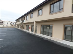 560 m² Commercial space in Escombe