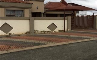 3 Bedroom House in African Jewel