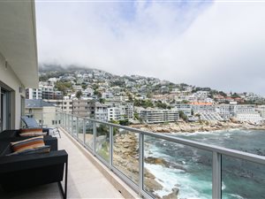 2 Bed Apartment in Bantry Bay