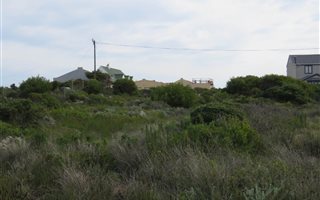 770 m² Land available in Bettys Bay