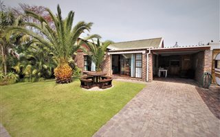 1 Bedroom Townhouse in Keurbooms River