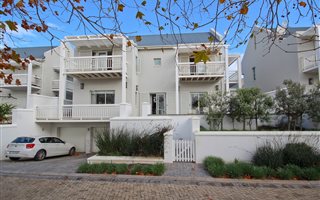 3 Bedroom House in Steenberg
