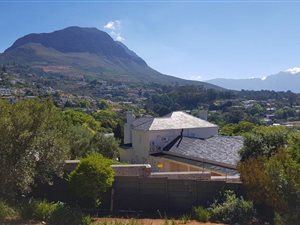 3 Bed House in Montclair