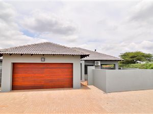 3 Bed Townhouse in Malelane