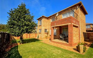 3 Bedroom Townhouse in Willowbrook