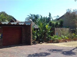4 Bed Apartment in Garsfontein